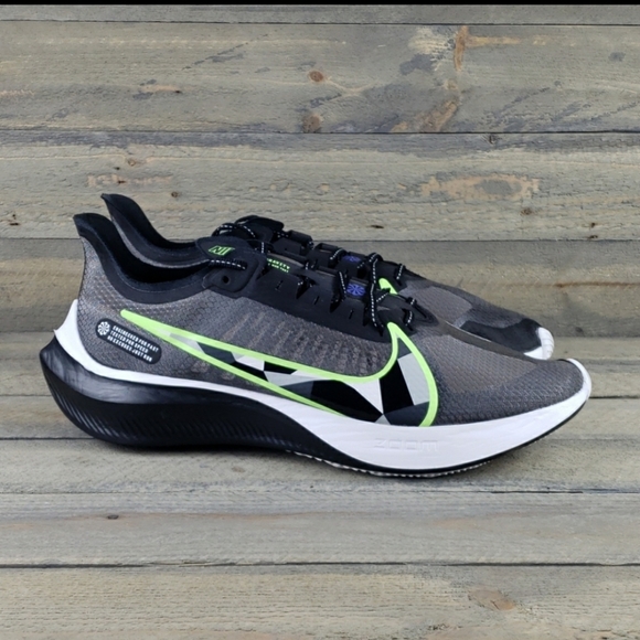 nike zoom gravity black ghost green